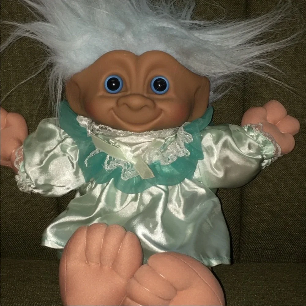 Euc vintage troll dolls